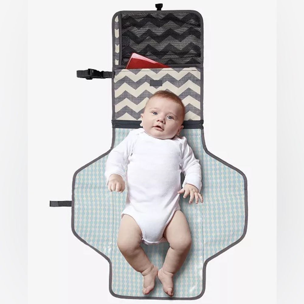 Skip Hop Pronto Signature Changing Station pad diapers Chevron wristlet